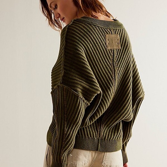 Free People We The Free Freeway V-Neck Sweater Moss Song Sz Xs. NWOT - Picture 5 of 7